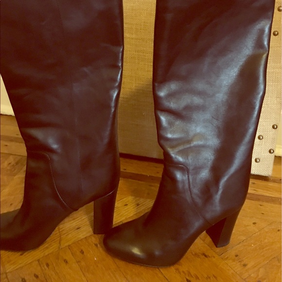 "Vince Camuto Signature" Black Dutch Calf boots - Picture 1 of 4